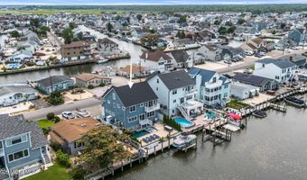 33 Amherst Dr, Bayville, NJ 08721