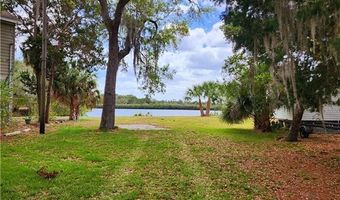 1585 S Wallace Pt, Crystal River, FL 34429