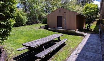 360 Kingstown Rd, Narragansett, RI 02882