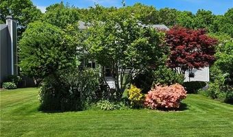 57 Hunters Crossing Dr, Coventry, RI 02816