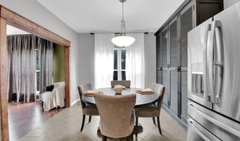 215 Cobblefield Ct, Ballwin, MO 63011