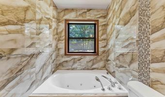 28 Penn Forest Trl, Albrightsville, PA 18210