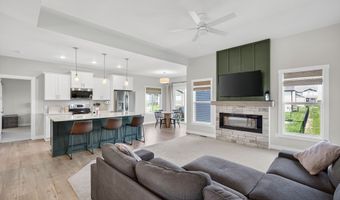 713 NE Country Meadow Dr, Ankeny, IA 50021