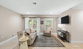 47 White Oak Ln, Aberdeen, NJ 07747