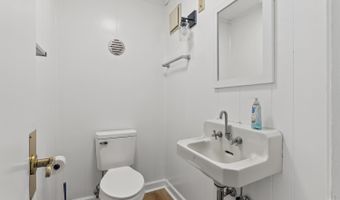 525 7th St, Altavista, VA 24517