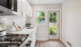 2146 S OAKLAND St S, Arlington, VA 22204