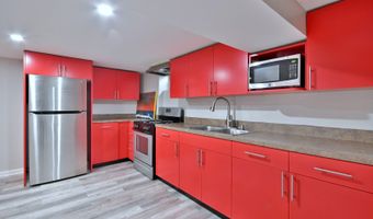 511 W BYRON Ave, Addison, IL 60101
