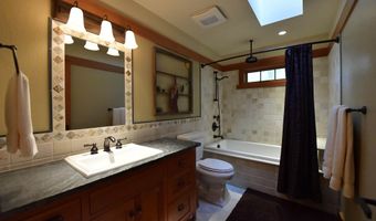 99 Granite St, Ashland, OR 97520