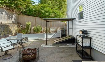 5 Eden Ct, Attleboro, MA 02703
