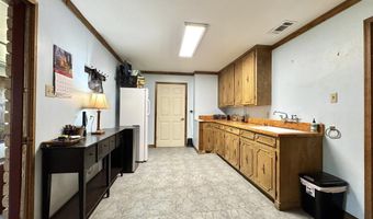 1305 S Country Club Cir, Carlsbad, NM 88220