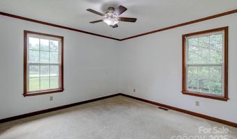 589 White Pines Cir, Camden, SC 29020