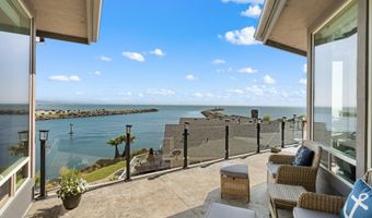 108 SEA CLIFF Ter, Brookings, OR 97415