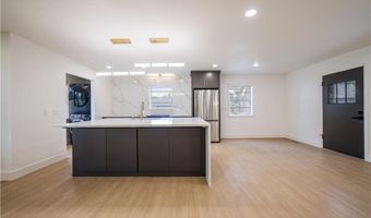 723 8th St, Bentonville, AR 72712
