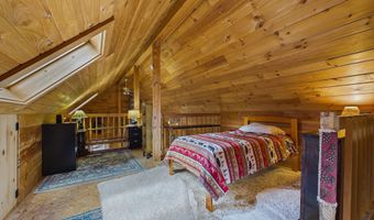 15 N Ridge Rd, Beaver Cove, ME 04441