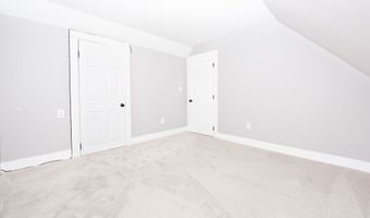 6 Crescent St, Ansonia, CT 06401