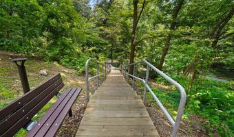 5904 MOUNT EAGLE Dr 108B, Alexandria, VA 22303