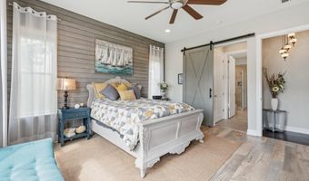 102 PHOEBE Ct, Lake Frederick, VA 22630