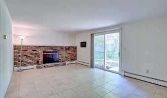 17 Twin Lakes Dr, Airmont, NY 10952