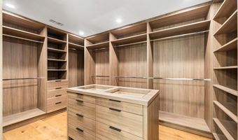 16105 Clear Oak Dr, Encino, CA 91436