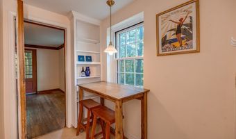 18 Plum Tree Rd, Amherst, MA 01002