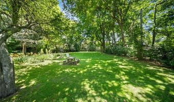 33 Kay St, Newport, RI 02840