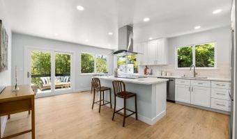 517 Sumner Ave, Aptos, CA 95003