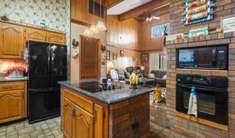 19077 Lawrence 2170, Aurora, MO 65605