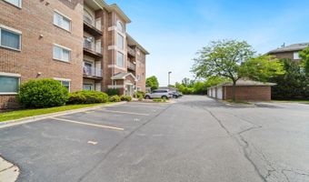 941 N Swift Rd 201, Addison, IL 60101