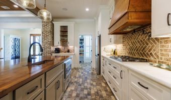 173 Circlestone Dr, Adel, GA 31620