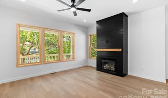 35 Grindstaff Dr, Asheville, NC 28803