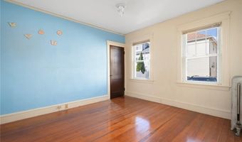 130 Wollaston St, Cranston, RI 02910