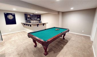 940 Longitude Ln, Amherst, OH 44001
