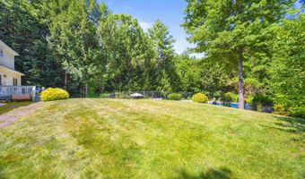 4 Monticello Dr, Amherst, NH 03031