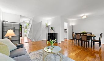 4932 SAUQUOIT Ln, Annandale, VA 22003