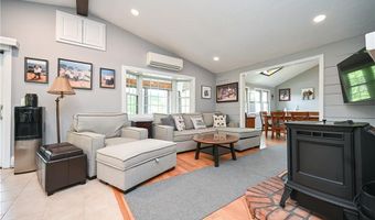 325 Lake Dr, Glocester, RI 02814