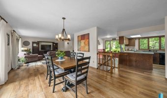 2908 N Oak Rd, Brandon, SD 57005