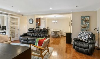 4193 S FOUR MILE RUN Dr 202, Arlington, VA 22204