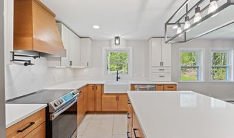 41 Elk Dr, Bedford, NH 03110