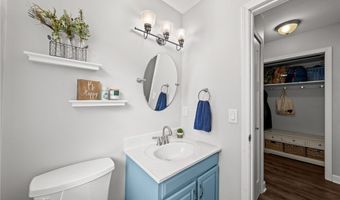 390 Willard Rd, Aurora, OH 44202