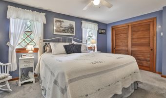 15 Edinburgh Dr, Bedford, NH 03110