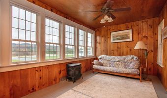 391 Bimson Dr, Barnet, VT 05821