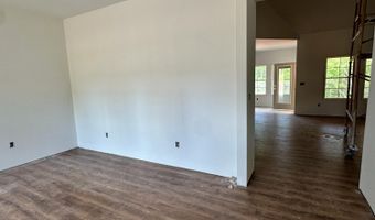 16 Somerset Dr, Appomattox, VA 24522
