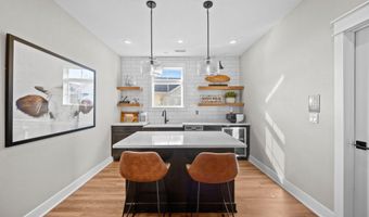 2220 Suncrest Dr, Ames, IA 50014