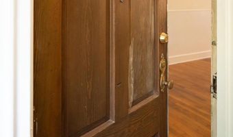 8 AUBURN Ct #A, Alexandria, VA 22305