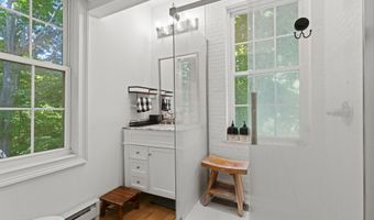 341 Chapel Hill Rd, Atlantic Highlands, NJ 07716