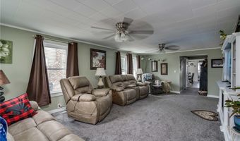 16 Bethune St, Alexandria Bay, NY 13607