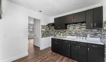 207 E Purdom Ave, Alvarado, TX 76009