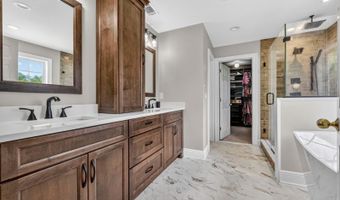 3 Walnut Trl, Andover, NJ 07860