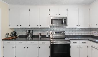 1604 Avondale Dr, Altavista, VA 24517