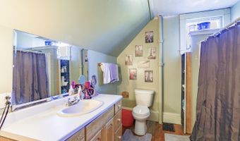 195 Main St, Belfast, ME 04915